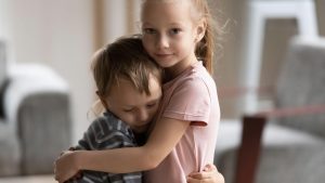 Cultiver l’empathie : Comment élever un enfant qui comprend les émotions des autres ?